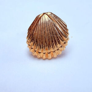 14K Solid Yellow Gold Seashell Clam Shell Nautical Single Stud Earring